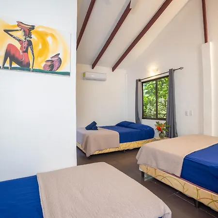 Bambutel Cocles Hotel Puerto Viejo de Talamanca Exterior photo