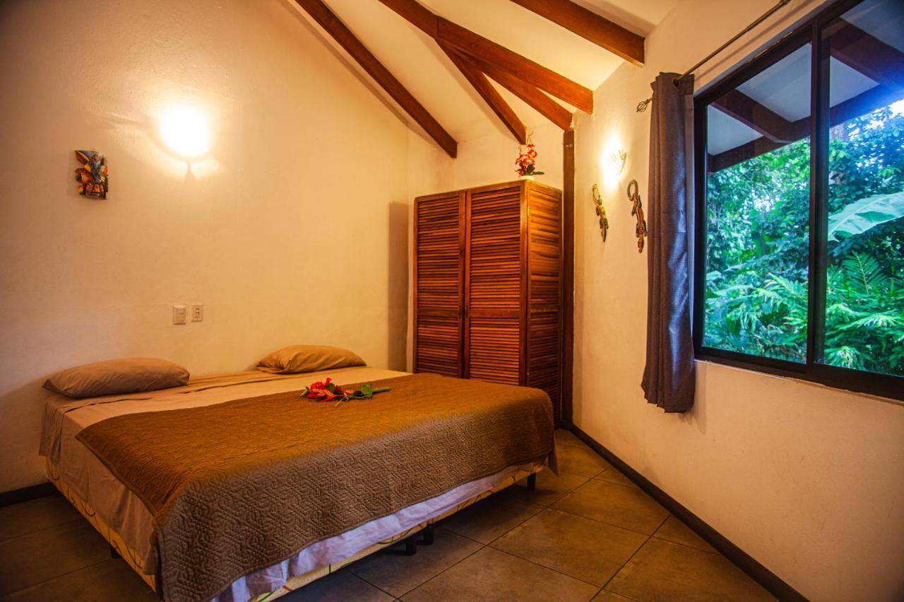 Bambutel Cocles Hotel *