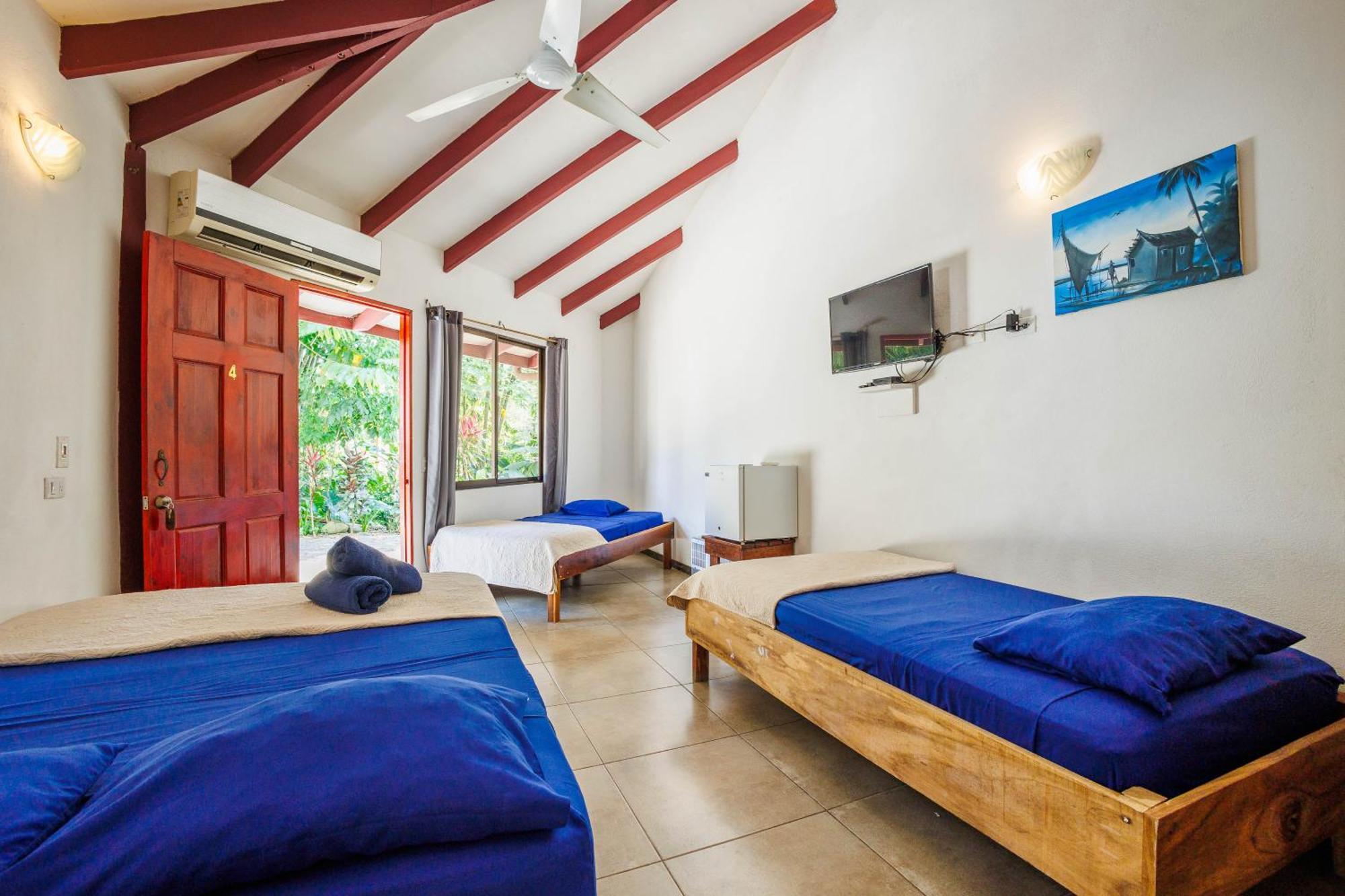 Bambutel Cocles Hotel