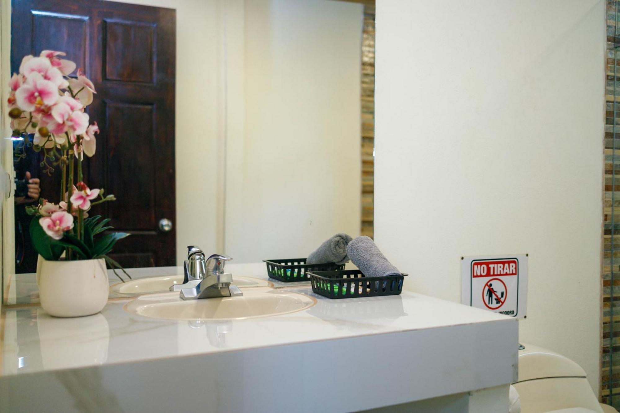 Bambutel Cocles Hotel